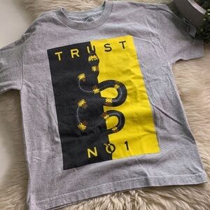 Popular poison trust no one snake graphic short sleeve T-shirt youth medium